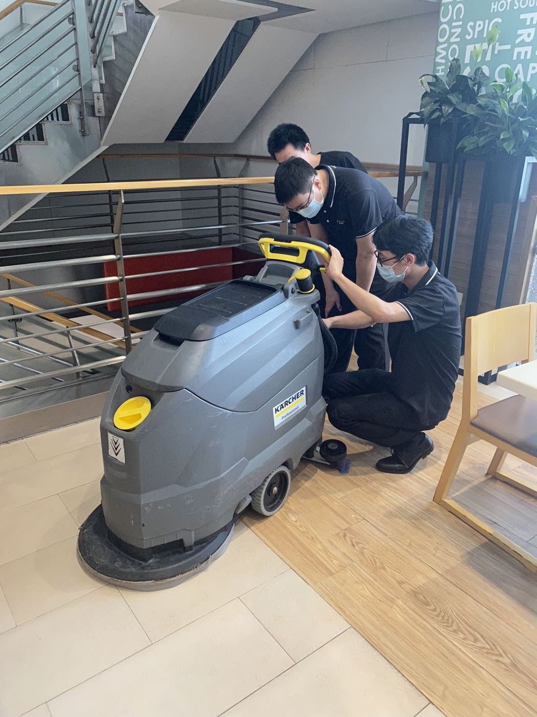 深圳保洁设备操作培训 · 洗地机等专业清洁设备